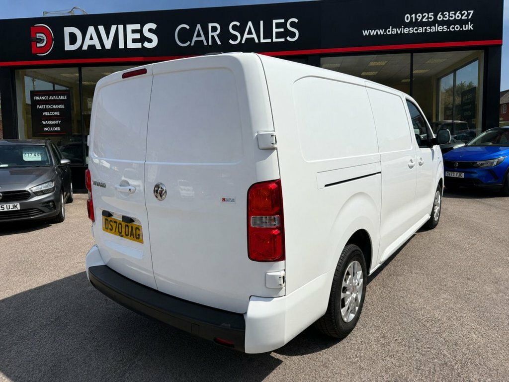 Vauxhall Vivaro 1.5L Sportive White #5