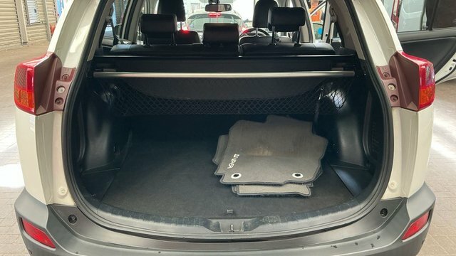 Toyota Rav 4 2.2 D-4d Invincible Suv White #6