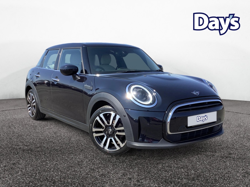 Mini Hatch 1.5 Cooper Exclusive Hatchback Steptron Black
