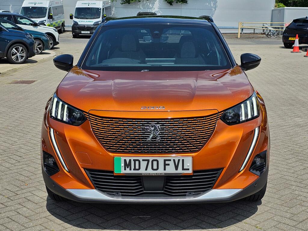 Peugeot e-2008 50Kwh Gt Premium Suv 136 Ps Orange