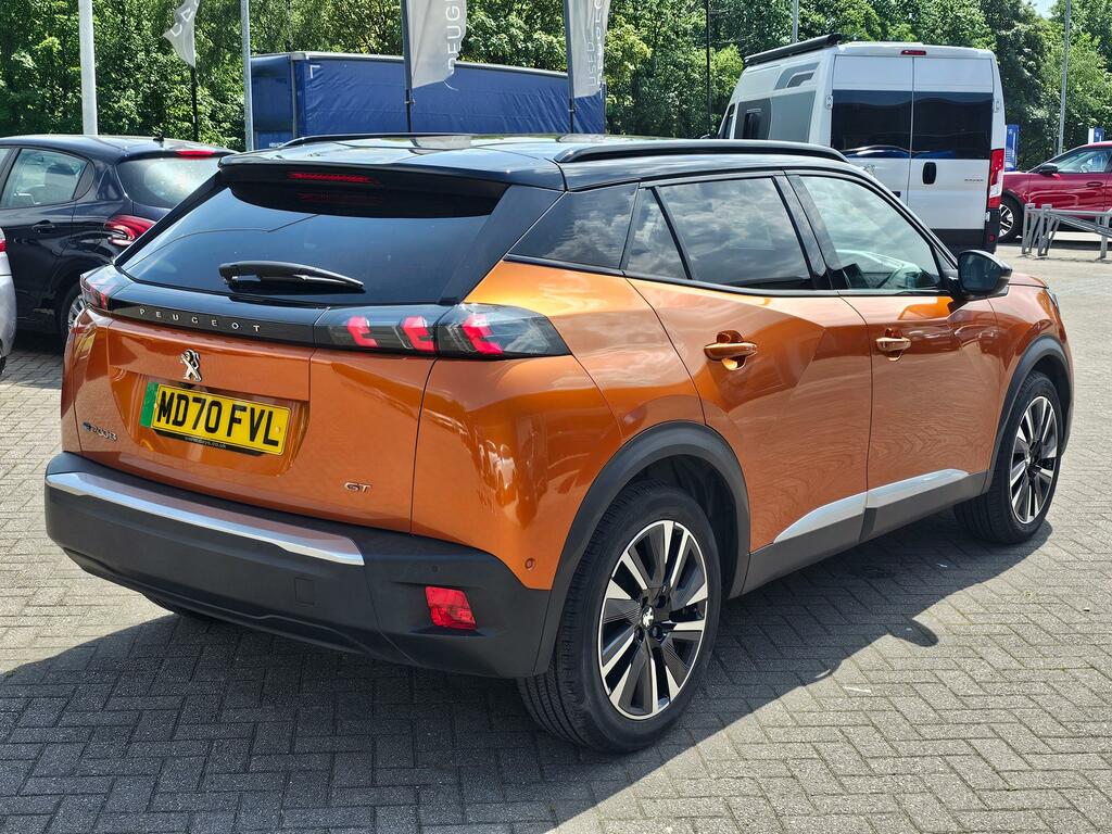 Peugeot e-2008 50Kwh Gt Premium Suv 136 Ps Orange #6