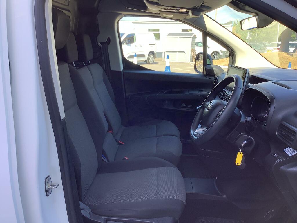 Toyota Proace City 1.5 Bluehdi Active Short Panel Van Swb Euro 6 Ss White #8