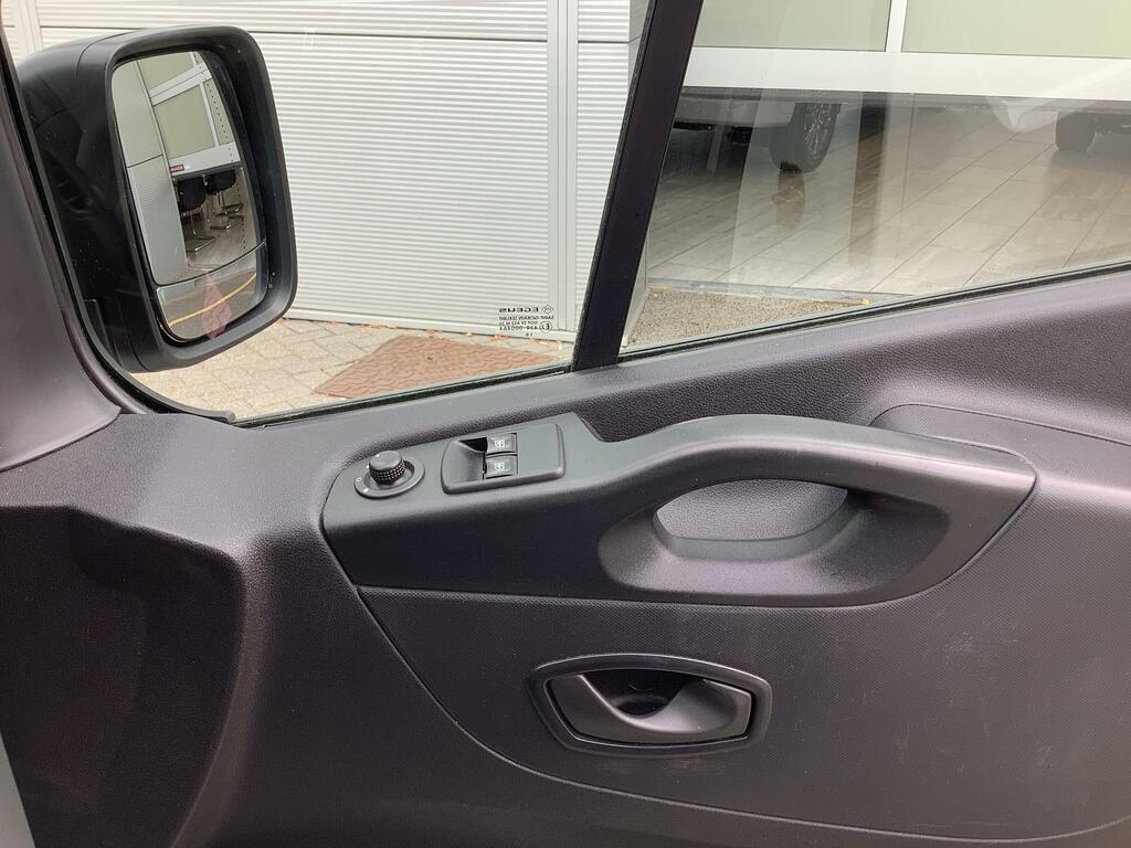 Renault Trafic 2.0 Dci Energy 28 Business Swb Standard Roof Euro White #15