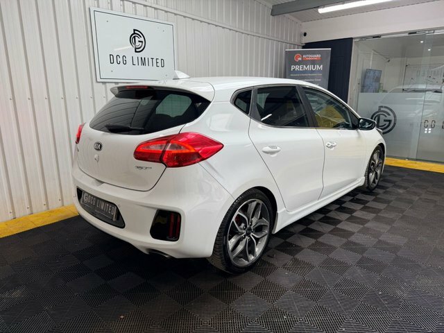 Kia Ceed T-gdi Gt Hatchback White #6