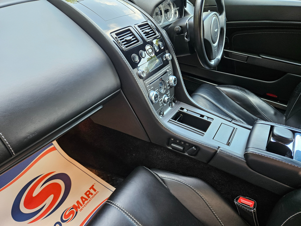 Aston Martin Vantage V8 #3