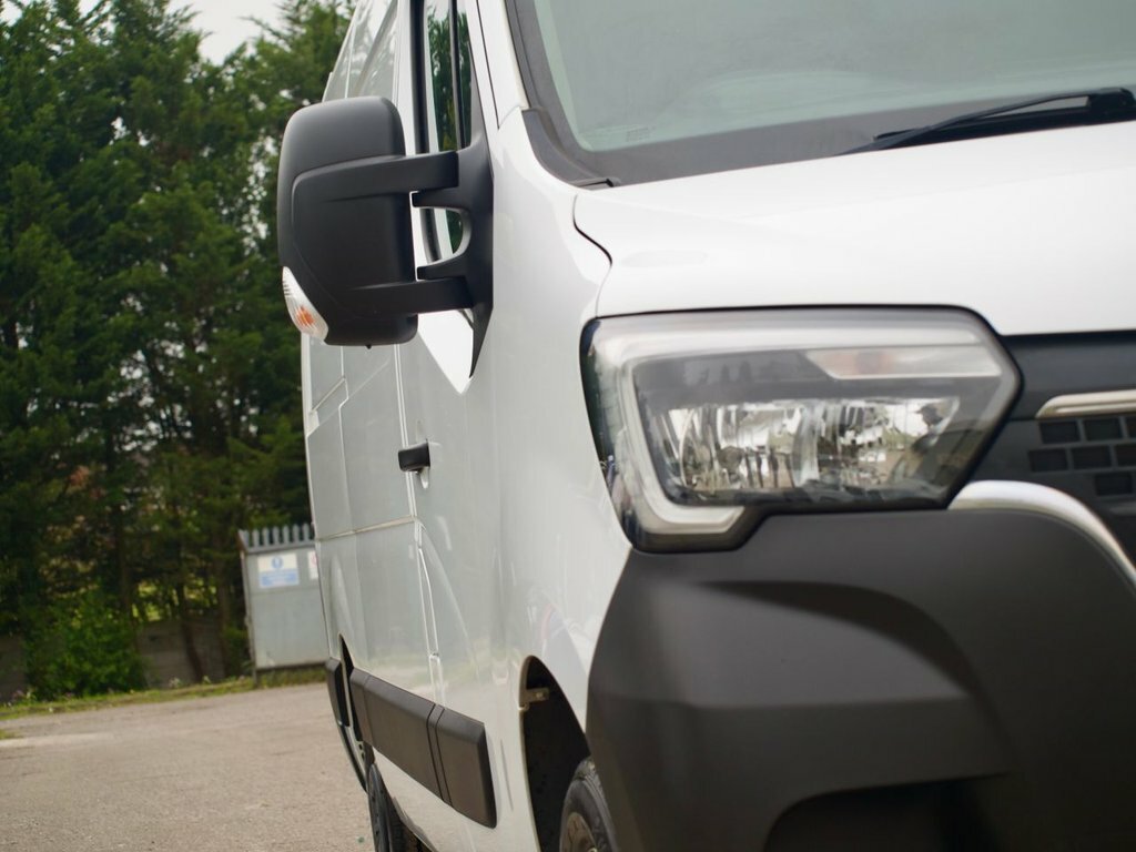 Renault Master 2.3L Business White #6