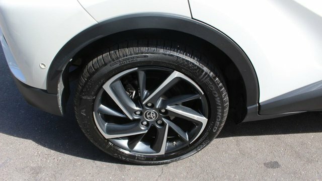 Toyota C-Hr Vvt-h Dynamic Suv White #4