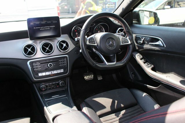 Mercedes-Benz GLA Class Gla200 Amg Line Edition Black #5
