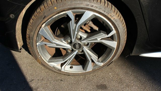 Audi A3 Tfsi 30 S Line Black #3