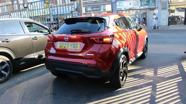 Nissan Juke N-connecta Suv Red #4