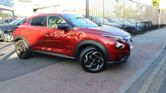 Nissan Juke N-connecta Suv Red #2