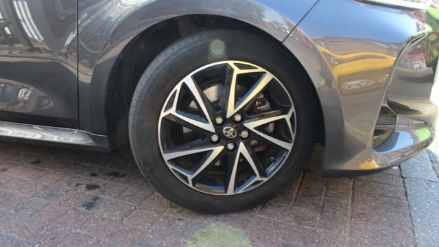 Toyota Yaris Vvt-h Design Hatchback Grey #2
