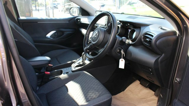 Toyota Yaris Vvt-h Design Hatchback Grey #3