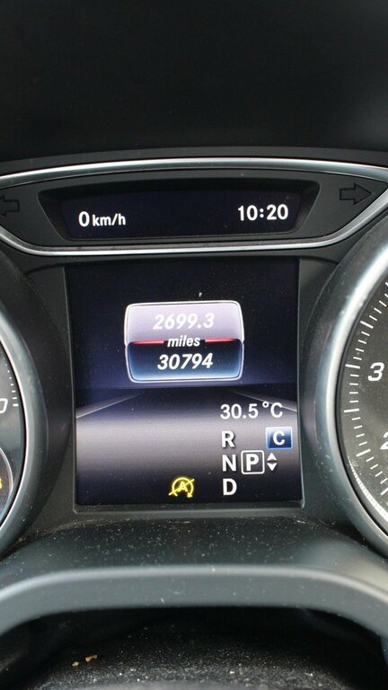 Mercedes-Benz GLA Class Gla200 Se Executive Suv White #4