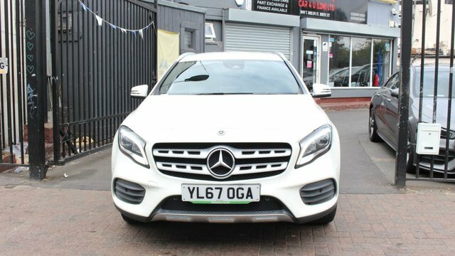Mercedes-Benz GLA Class Gla200 Amg Line Premium White #3