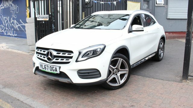 Mercedes-Benz GLA Class Gla200 Amg Line Premium White #2