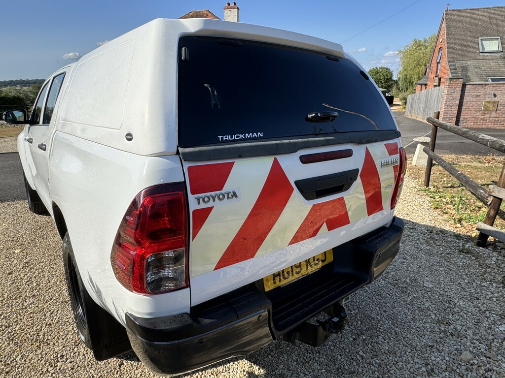 Toyota HILUX 2.4 D-4d Active White #3