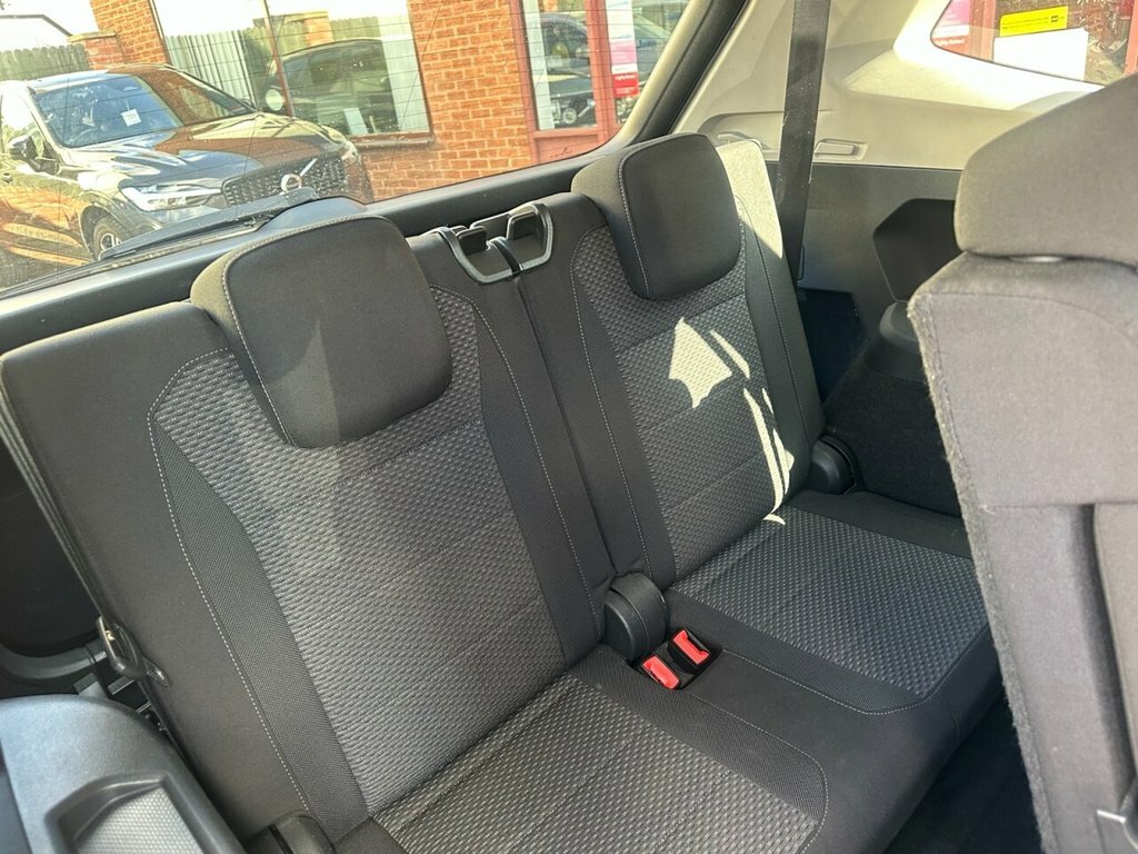 Volkswagen Tiguan Allspace 1.5L Match Grey #3