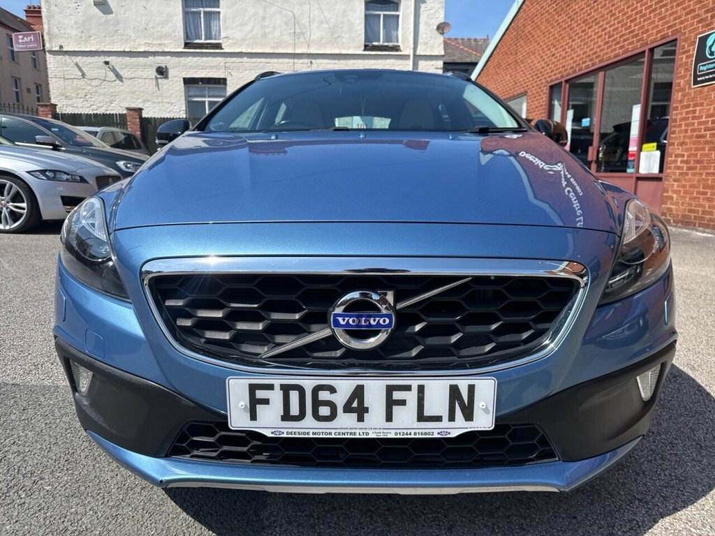 Volvo V40 Cross Country Hatchback Red #37