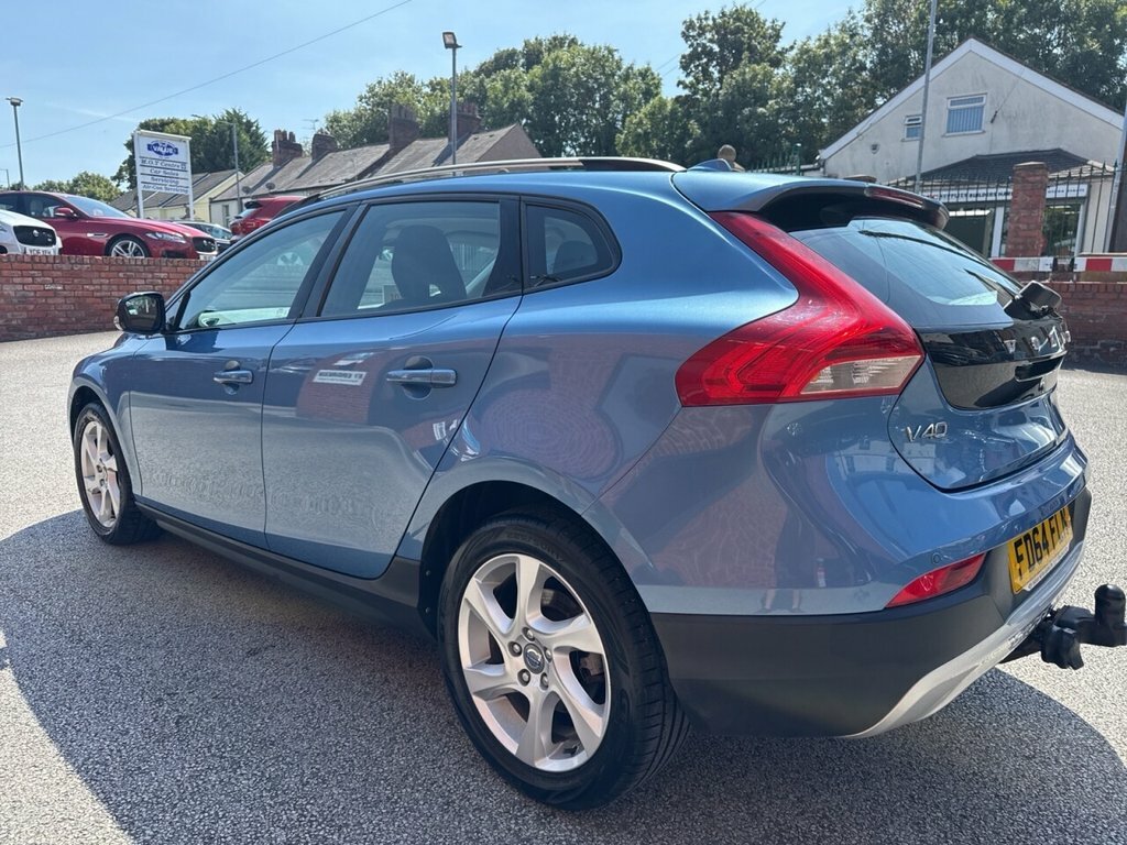 Volvo V40 Cross Country Hatchback Red #40