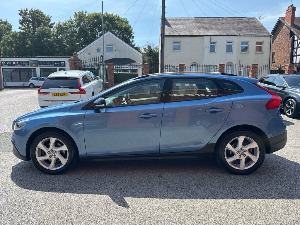 Volvo V40 Cross Country Hatchback Red #39