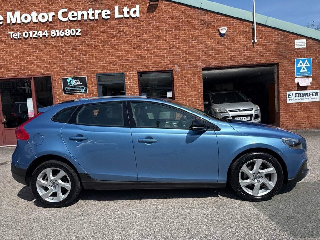 Volvo V40 Cross Country 1.6L Lux Blue #3