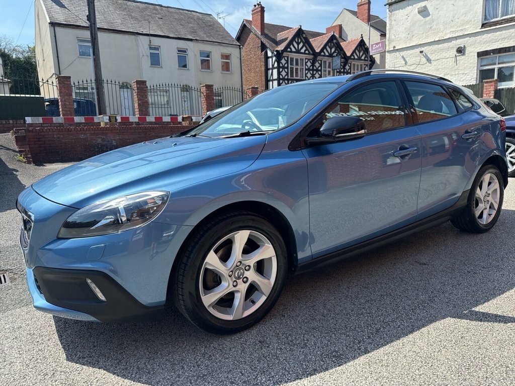Volvo V40 Cross Country 1.6L Lux Blue #2
