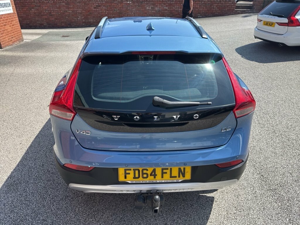 Volvo V40 Cross Country Hatchback Red #42