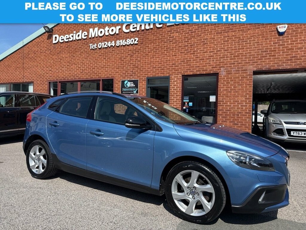Volvo V40 Cross Country 1.6L Lux Blue