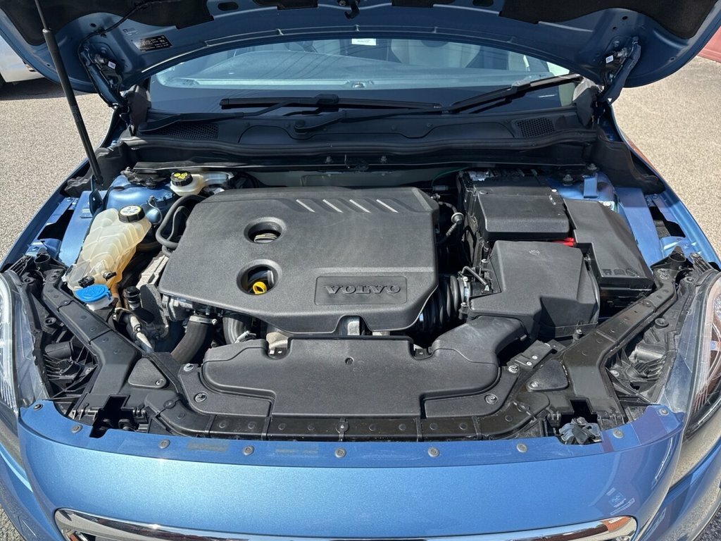 Volvo V40 Cross Country Hatchback Red #19