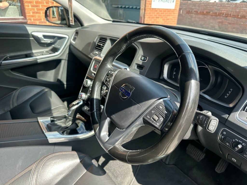 Volvo V60 Cross Country Lux Nav Grey #16