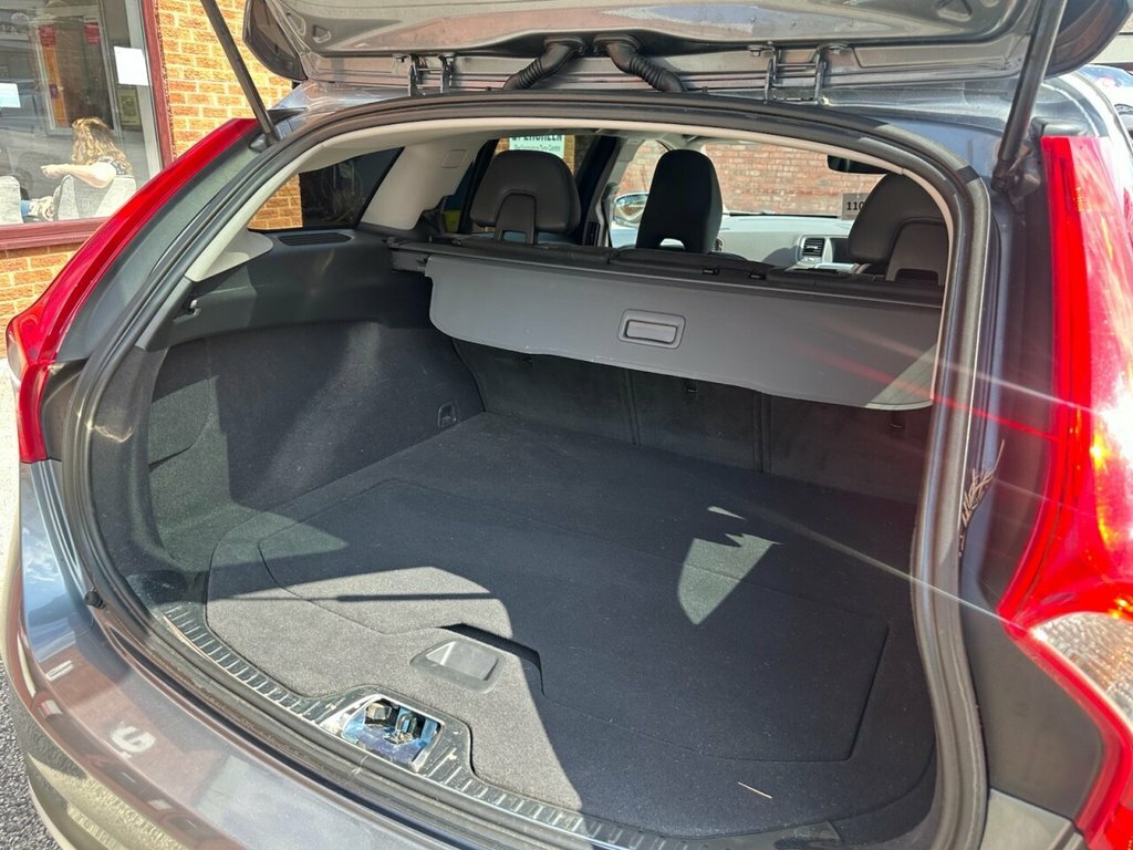Volvo V60 Cross Country Lux Nav Grey #28