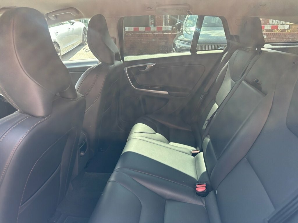 Volvo V60 Cross Country Lux Nav Grey #24