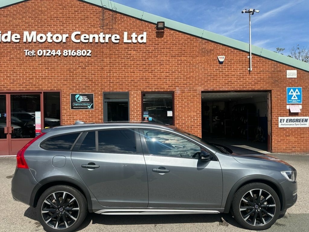 Volvo V60 Cross Country 2.4L Lux Nav Grey #3