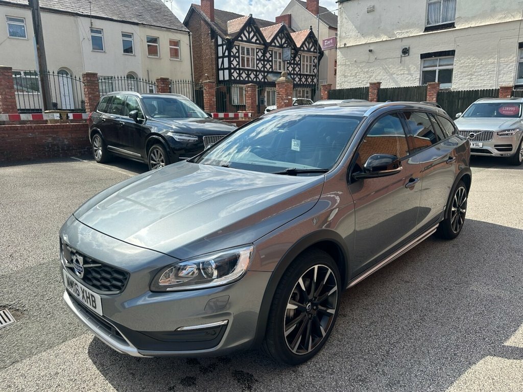 Volvo V60 Cross Country 2.4L Lux Nav Grey #2