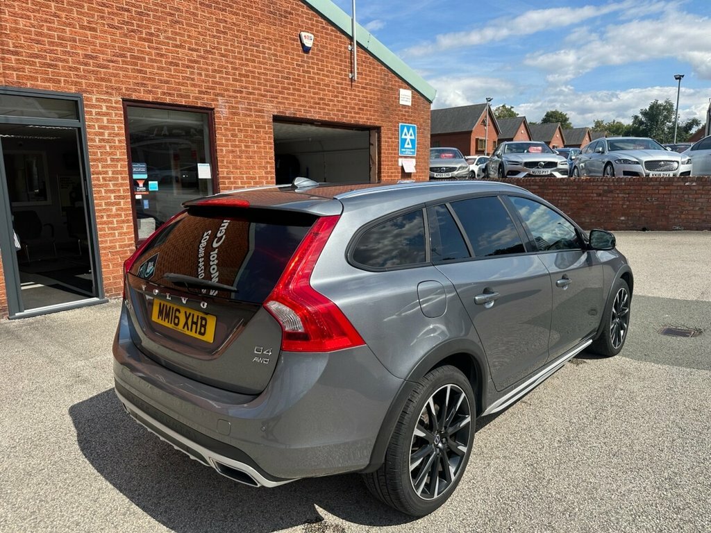Volvo V60 Cross Country Lux Nav Grey #41