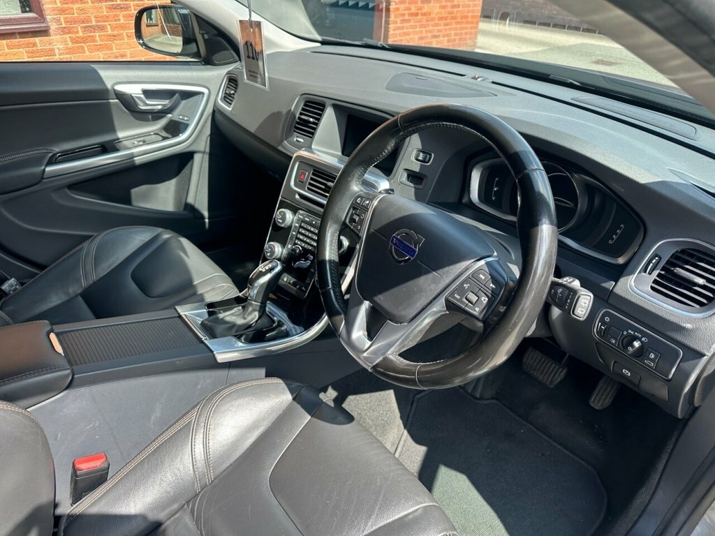 Volvo V60 Cross Country 2.4L Lux Nav Grey #4