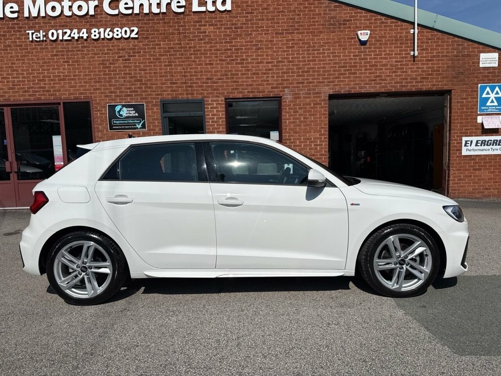 Audi A1 1L S Line White #2