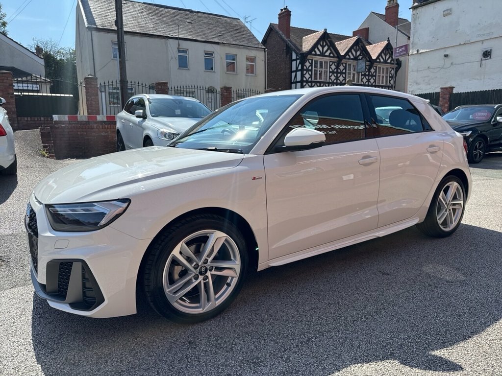 Audi A1 1L S Line White #2