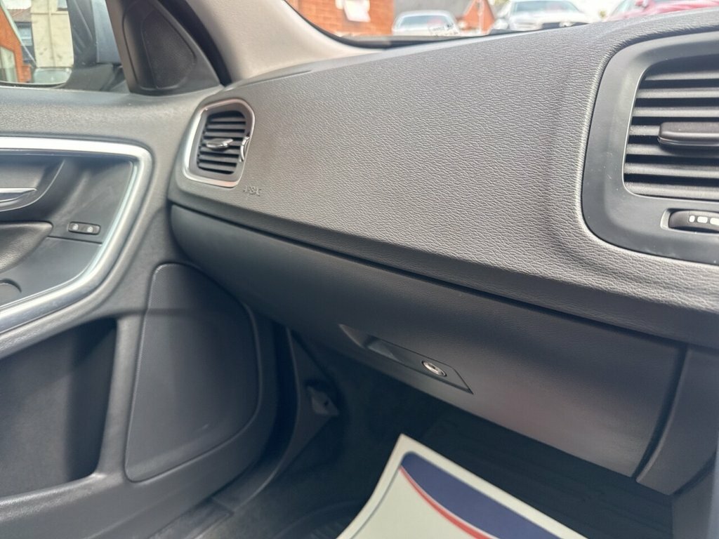 Volvo V60 T4 Se Nav Estate Euro 6 Ss 190 Grey #34