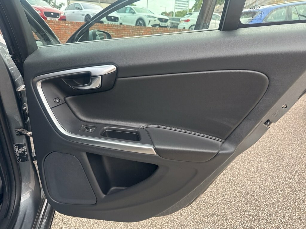 Volvo V60 T4 Se Nav Estate Euro 6 Ss 190 Grey #25