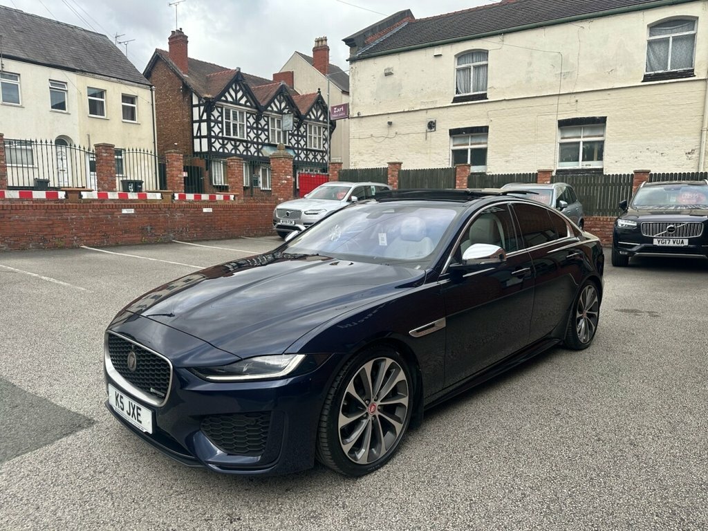 Jaguar XE Saloon Blue