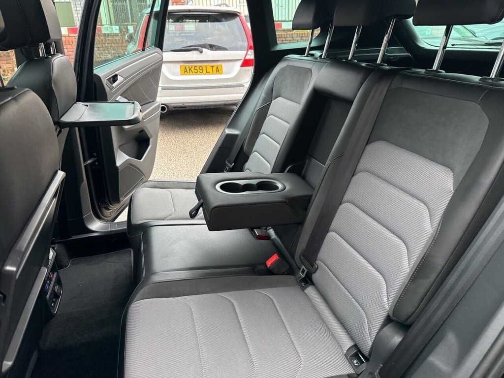 Volkswagen Tiguan 2L R-line Tech Black #6
