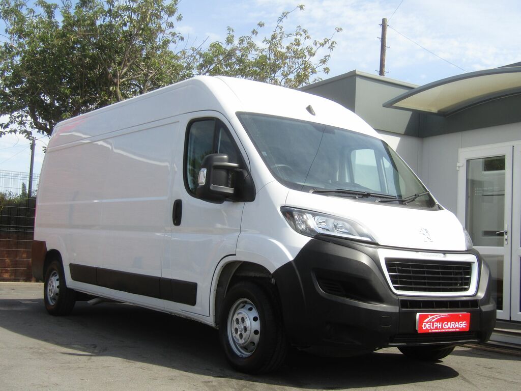Peugeot Boxer Bluehdi 335 Professional Premium White #2