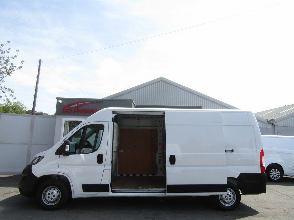 Peugeot Boxer Bluehdi 335 Professional Premium White #5