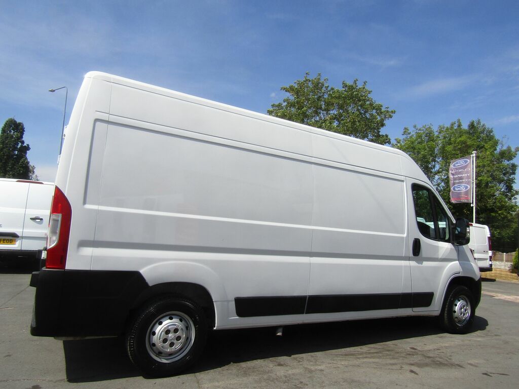 Peugeot Boxer 2.2 Bluehdi 335 Professional Premium Panel Van 5 Grey #8