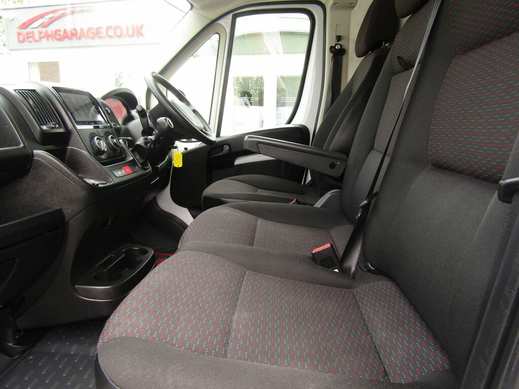 Peugeot Boxer 2.2 Bluehdi 335 Professional Premium Panel Van 5 Grey #12