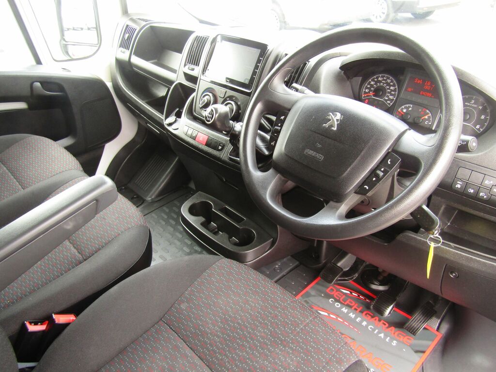 Peugeot Boxer 2.2 Bluehdi 335 Professional Premium Panel Van 5 Grey #10