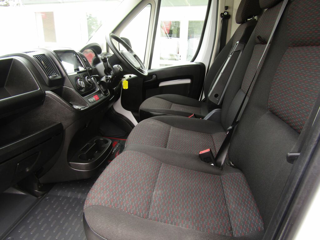Peugeot Boxer 2.2 Bluehdi 335 Professional Premium Panel Van 5 Grey #11