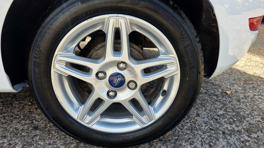 Ford Fiesta 1.0T Ecoboost Titanium X White #37